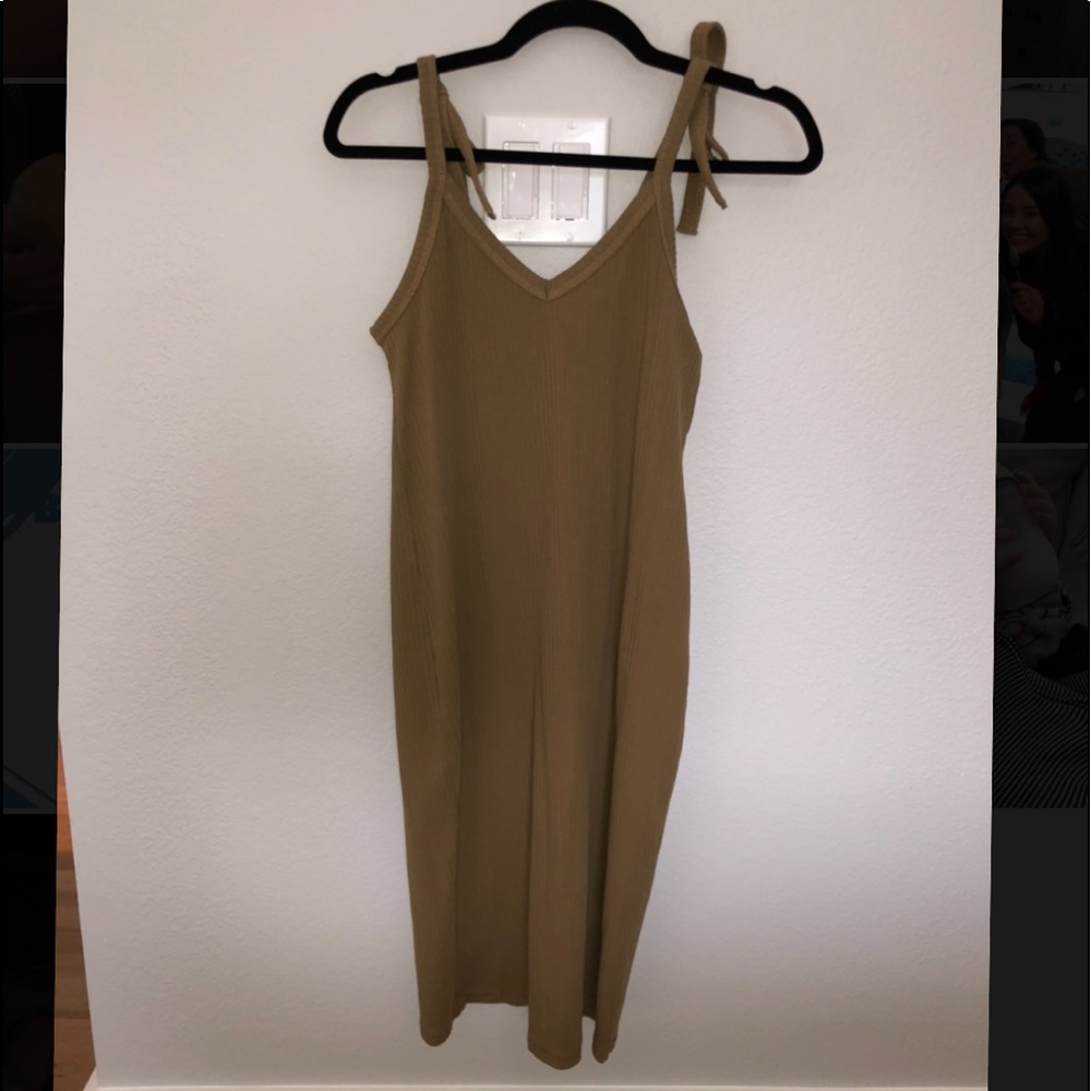 Maternity fitted midi dress